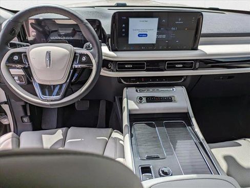 New 2025 Lincoln Aviator Reserve w/ Luxury Package image 10