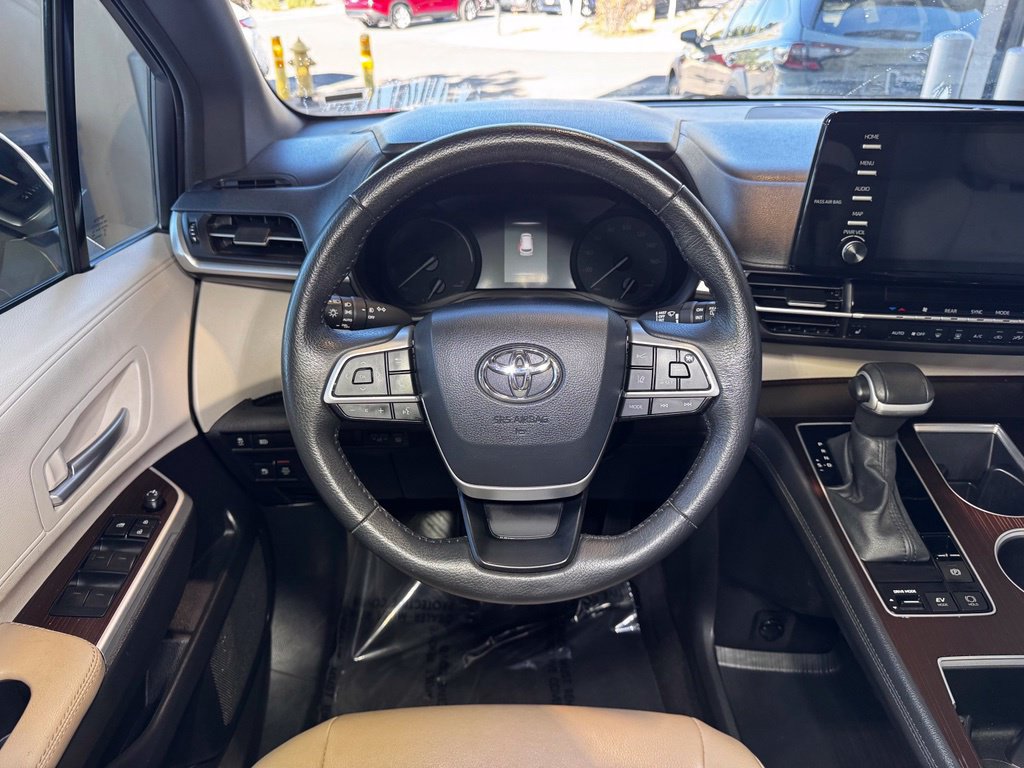 Certified 2024 Toyota Sienna XLE FWD image 18