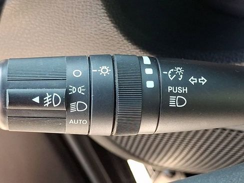 Used 2018 Jeep Wrangler Unlimited Sahara w/ Connectivity Group AWD/4WD image 23
