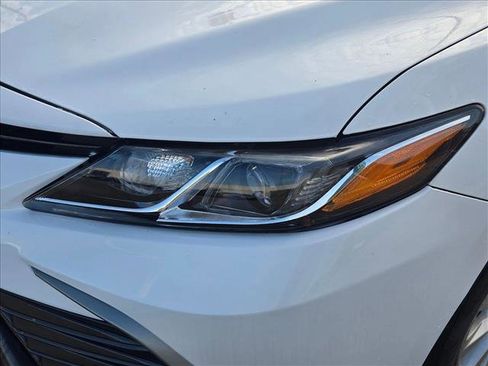 Used 2021 Toyota Camry LE FWD image 8