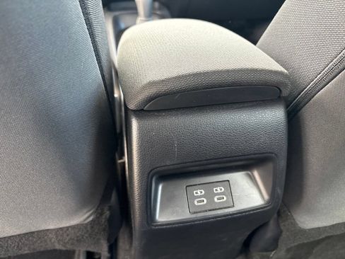 Used 2025 Toyota Corolla LE FWD image 19
