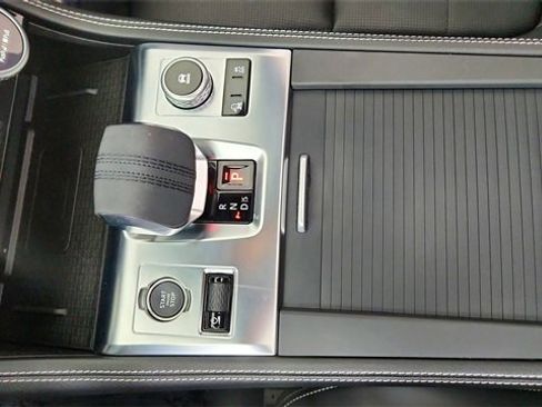 Used 2025 Jaguar F-PACE R-Dynamic S image 47