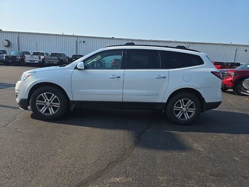 Used 2017 Chevrolet Traverse LT FWD image 1