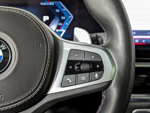 Certified 2025 BMW X7 M60i w/ Executive Package image 37