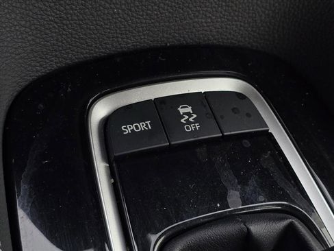 Used 2022 Toyota Corolla SE w/ SE Preferred Package image 19