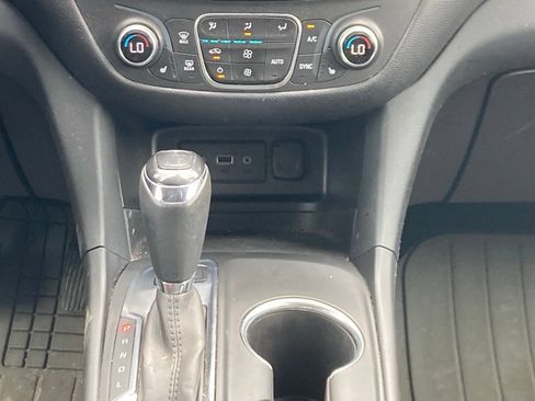 Used 2019 Chevrolet Equinox LT AWD/4WD image 12