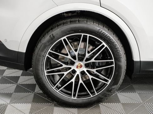 New 2026 Porsche Cayenne AWD/4WD image 38