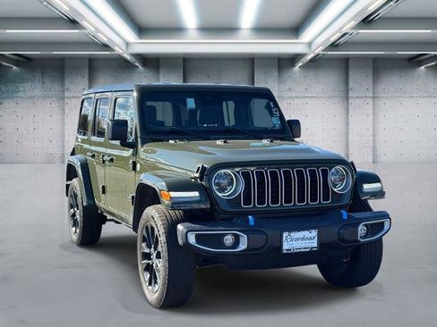 Used 2024 Jeep Wrangler Unlimited Sahara image 2