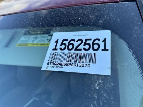 Used 2024 Toyota Grand Highlander AWD image 3