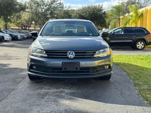 Used 2017 Volkswagen Jetta Sport FWD image 3