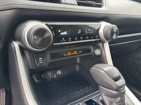 Used 2024 Toyota RAV4 LE FWD image 20