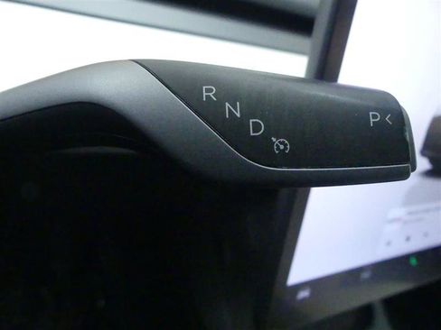 Used 2023 Tesla Model Y AWD image 18