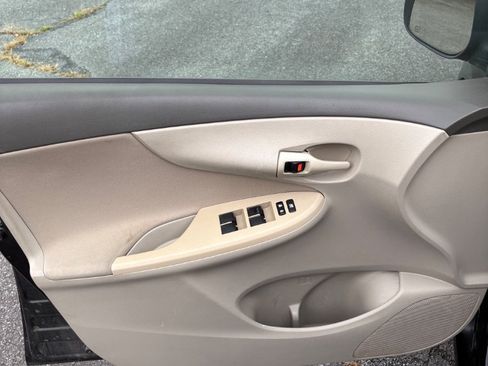 Used 2009 Toyota Corolla LE FWD image 11