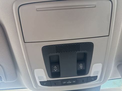 Used 2023 Honda Pilot Touring image 21