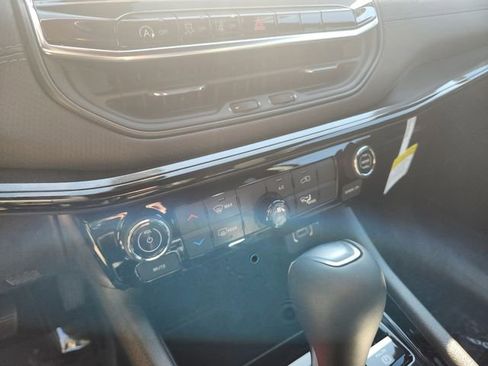 New 2026 Jeep Compass Latitude image 15