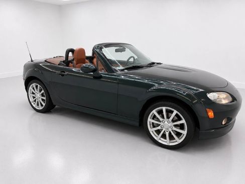 Used 2008 MAZDA MX-5 Miata Grand Touring w/ Premium Pkg RWD image 10