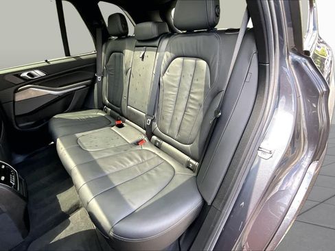 Used 2019 BMW X5 xDrive40i w/ M Sport Package AWD/4WD image 21