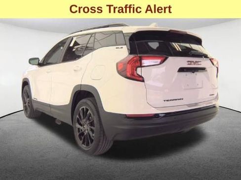 Used 2023 GMC Terrain SLE w/ Driver Convenience Package image 8