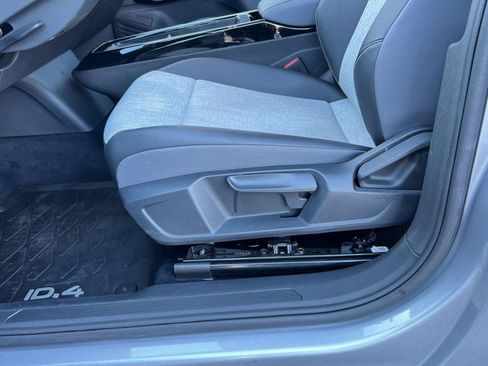 Used 2023 Volkswagen ID.4 Pro image 12