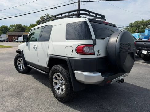 Used 2014 Toyota FJ Cruiser 4WD w/ Convenience Package image 5