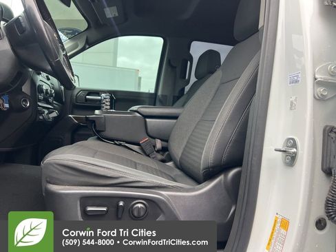 Used 2021 Chevrolet Silverado 1500 LT image 2