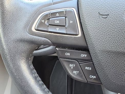 Used 2017 Ford Escape SE w/ SE Leather Comfort Package FWD image 16