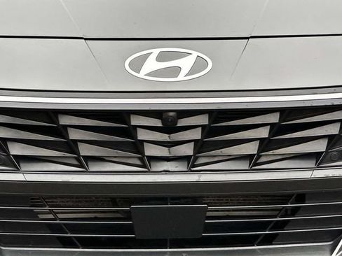 Used 2024 Hyundai Elantra Limited FWD image 12