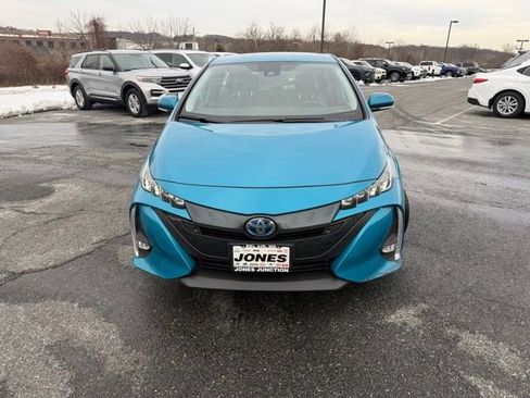 Used 2021 Toyota Prius Prime Limited image 2