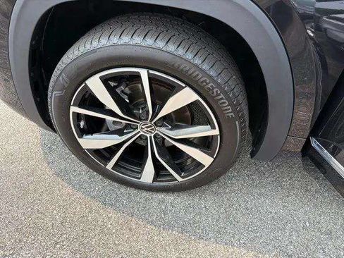 Certified 2026 Volkswagen Atlas SEL Premium R-Line AWD/4WD image 35