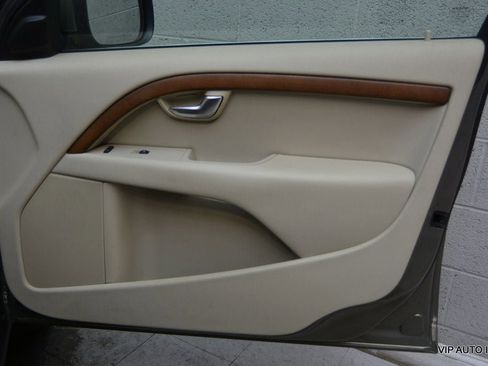 Used 2010 Volvo XC70 3.2 image 8