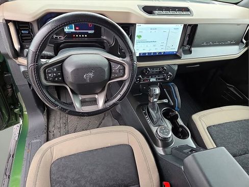 Used 2023 Ford Bronco Wildtrak image 14