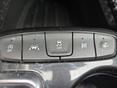 Used 2022 Chevrolet TrailBlazer RS image 28