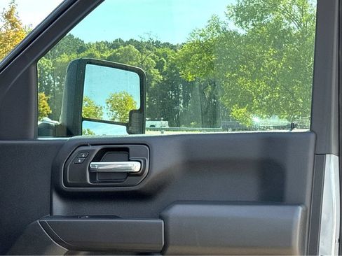 Used 2025 Chevrolet Silverado 2500 Custom w/ Custom Convenience Package AWD/4WD image 16