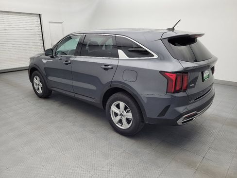 Used 2023 Kia Sorento LX AWD/4WD image 3