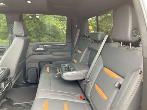 Used 2025 GMC Sierra 2500 AT4 w/ AT4 Premium Plus Package AWD/4WD image 13