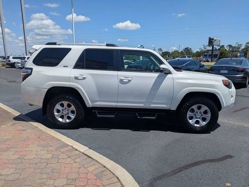 Used 2020 Toyota 4Runner SR5 Premium w/ Moonroof Package AWD/4WD image 4