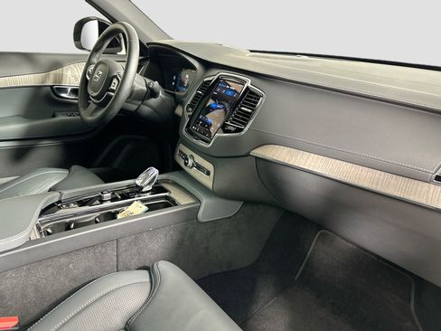 Certified 2023 Volvo XC90 T8 Ultimate w/ Protection Package Premier image 32