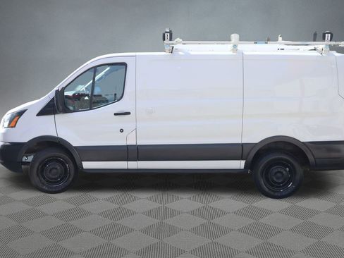 Used 2017 Ford Transit 250 130 Low Roof image 18