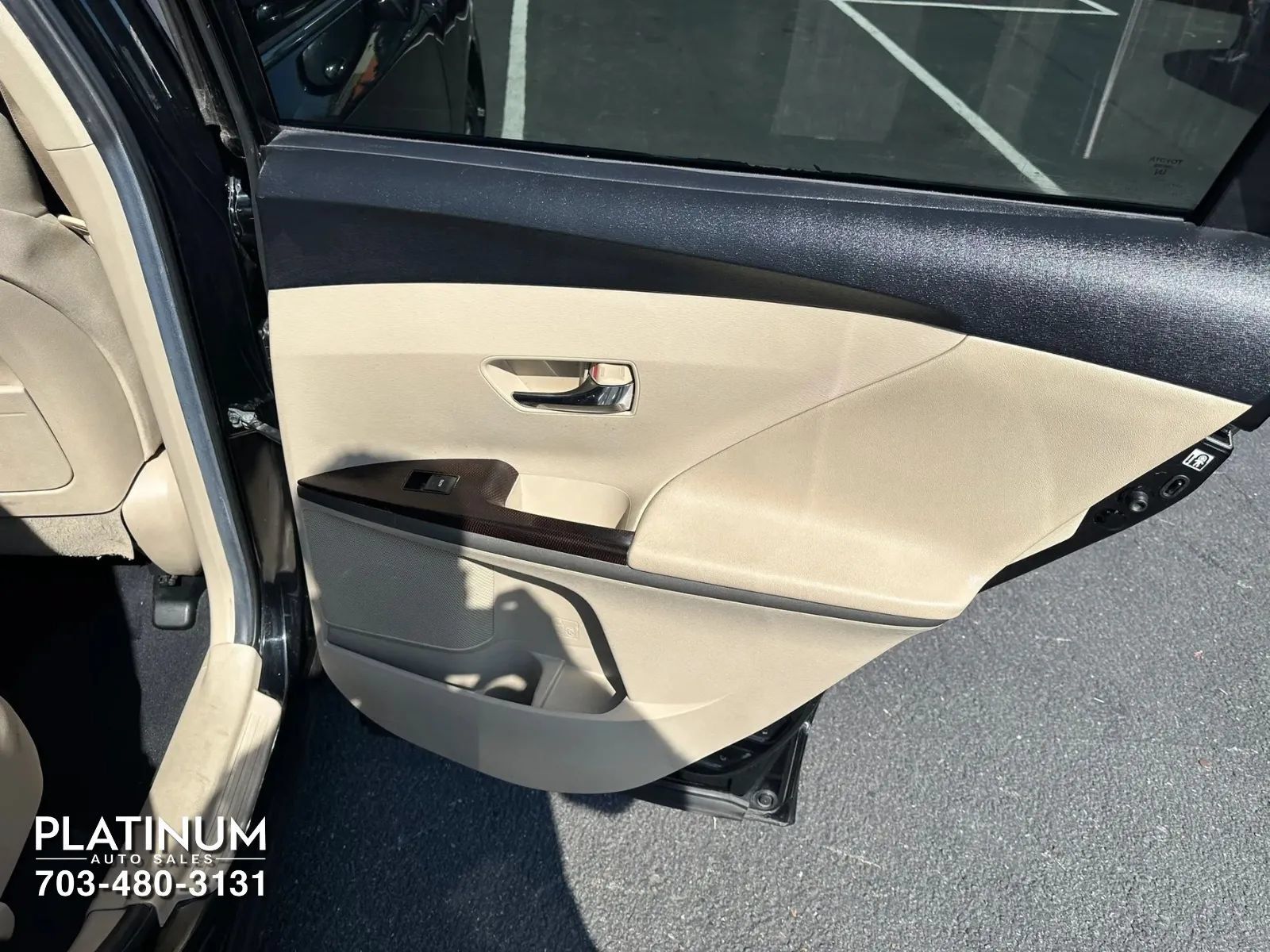 Used 2011 Toyota Venza FWD image 18