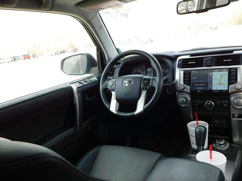 Used 2020 Toyota 4Runner SR5 Premium image 7