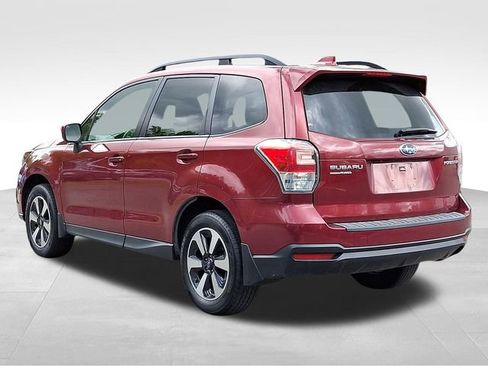 Used 2018 Subaru Forester 2.5i Premium w/ All-Weather Package AWD/4WD image 4