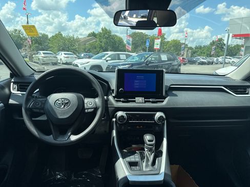 Used 2024 Toyota RAV4 XLE AWD/4WD image 13