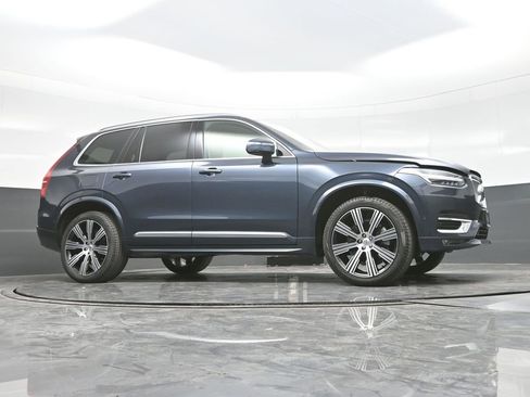 Used 2024 Volvo XC90 B6 Plus w/ Protection Package image 24