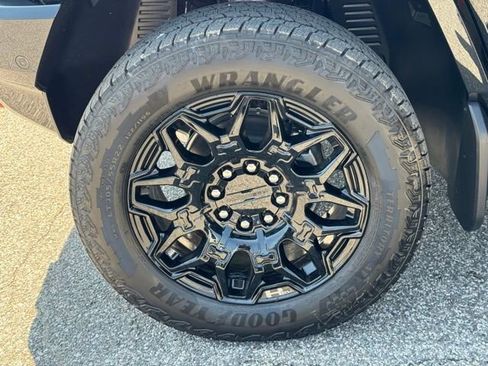 New 2025 GMC Hummer EV 2X w/ LPO, Illumination Package image 53