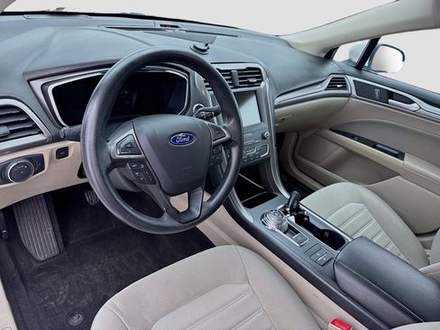 Used 2020 Ford Fusion SE image 7