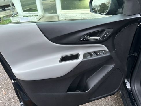 Used 2024 Chevrolet Equinox LS w/ LS Convenience Package image 10