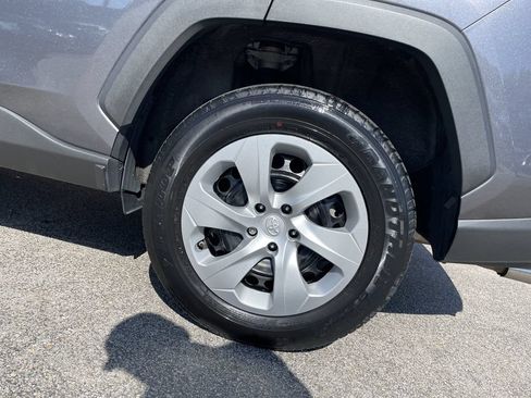 Certified 2024 Toyota RAV4 LE AWD/4WD image 10