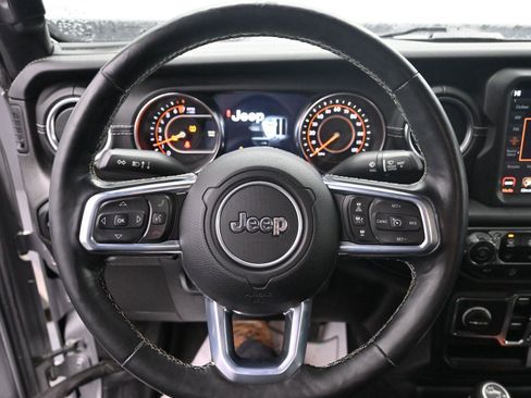Used 2020 Jeep Gladiator Overland image 18