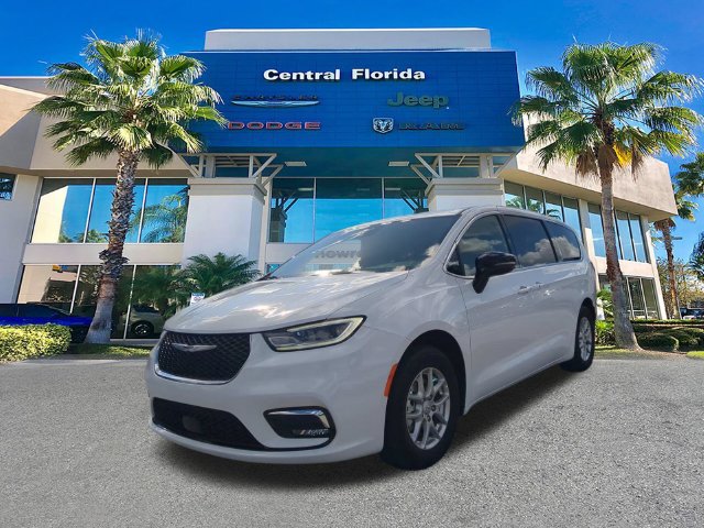 Certified 2026 Chrysler Pacifica Select FWD image 9