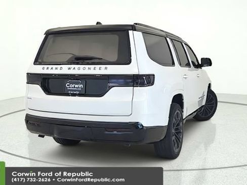 Used 2024 Jeep Grand Wagoneer Series III w/ Rear Seat Video Group 1 AWD/4WD image 5